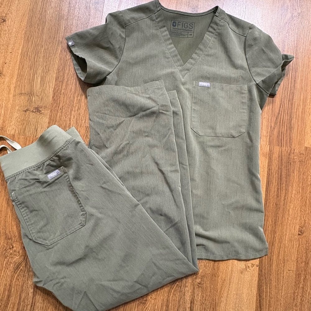 Figs Heather Olive Green Scrub Set